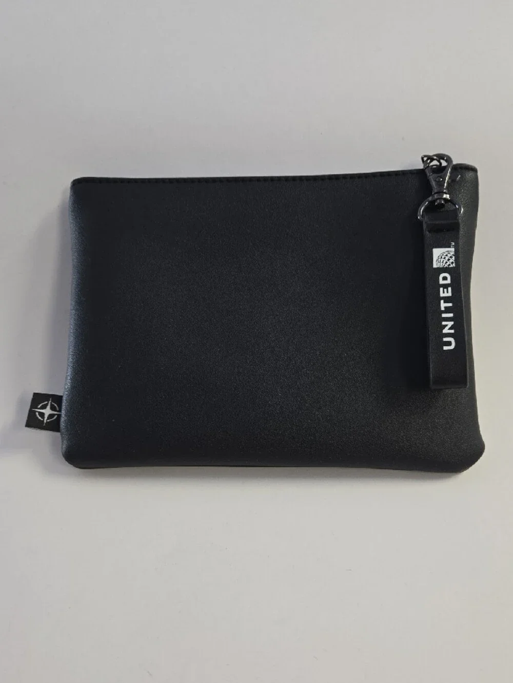 United Airlines x Star Wars Black & White Logo Zip Pouch NWOT 8.5